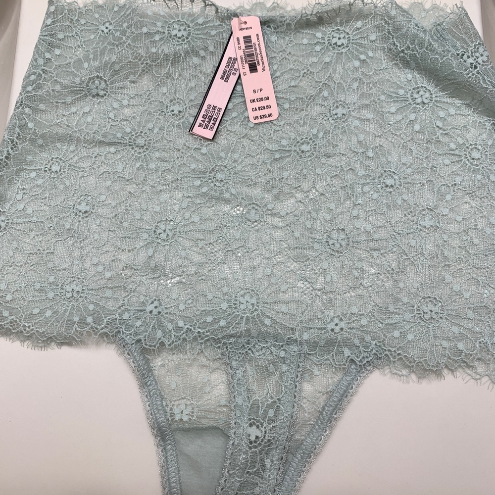 NWT Victoria's  Secret Daisy Lace High Rise Thong Panties Size Small